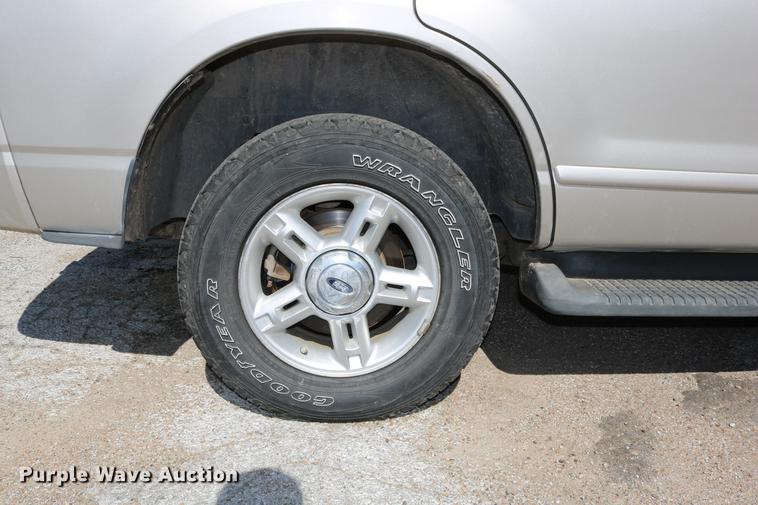 image for item DD0065 2004 Ford Explorer SUV