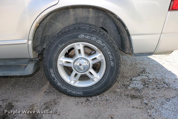image for item DD0065 2004 Ford Explorer SUV