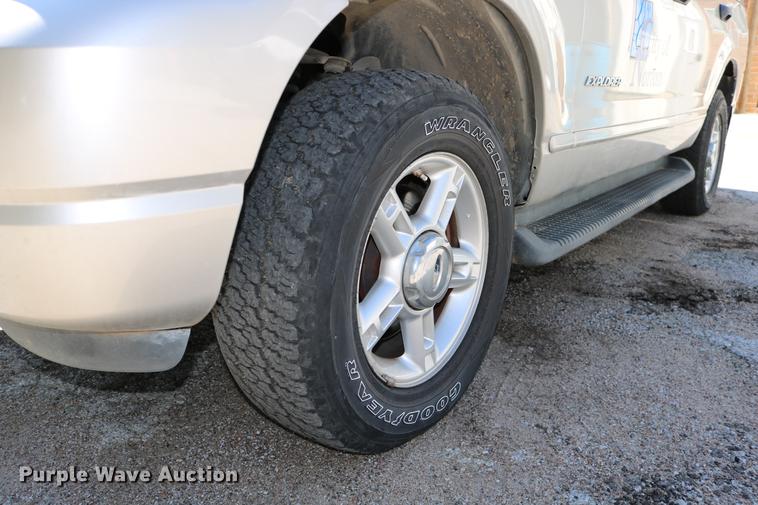 image for item DD0065 2004 Ford Explorer SUV