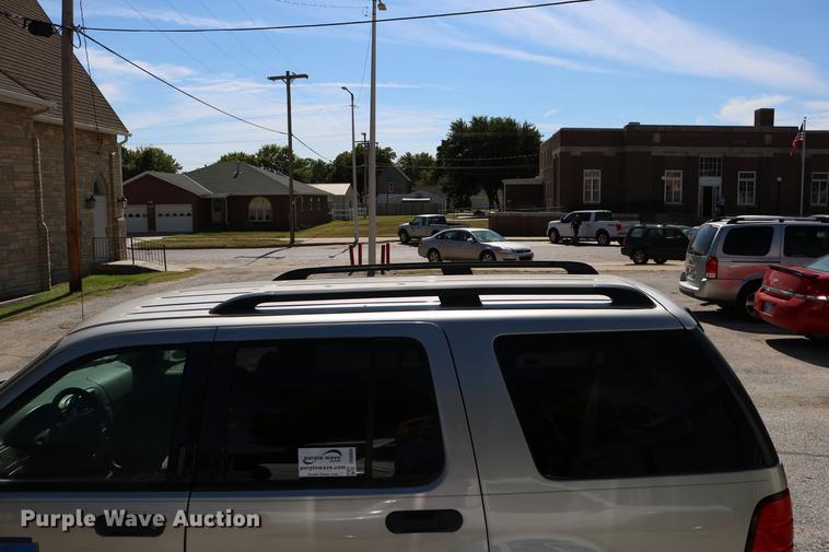 image for item DD0065 2004 Ford Explorer SUV