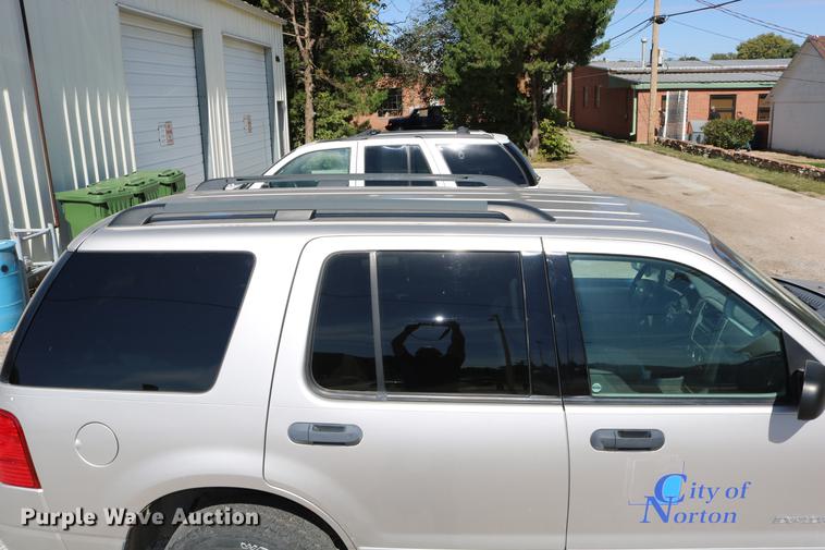 image for item DD0065 2004 Ford Explorer SUV