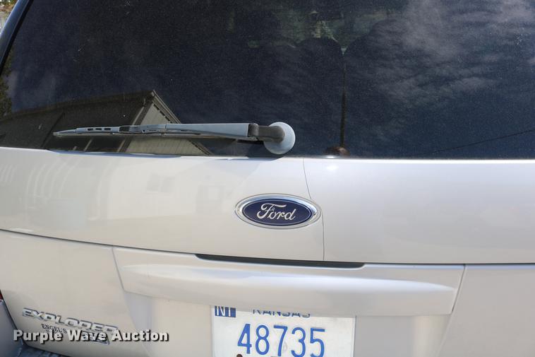 image for item DD0065 2004 Ford Explorer SUV