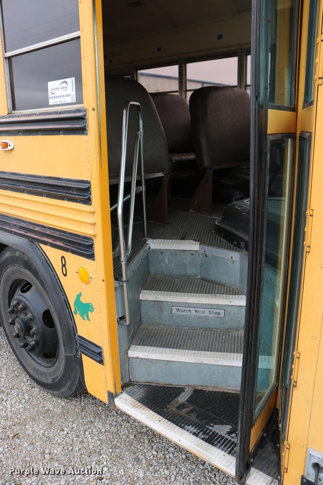 image for item DD0068 1993 Blue Bird TC2000 school bus