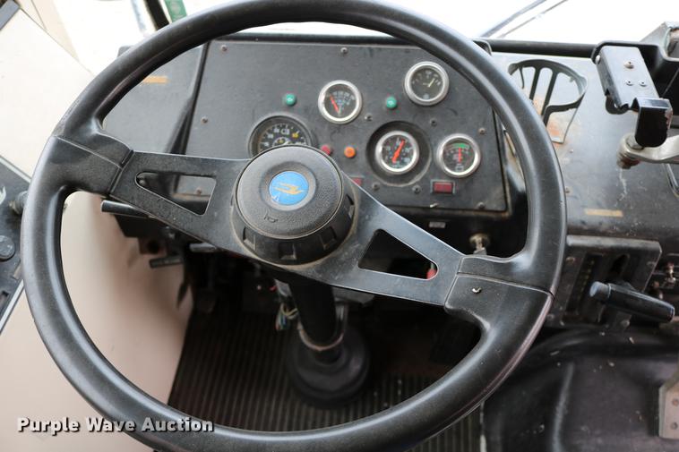 image for item DD0068 1993 Blue Bird TC2000 school bus