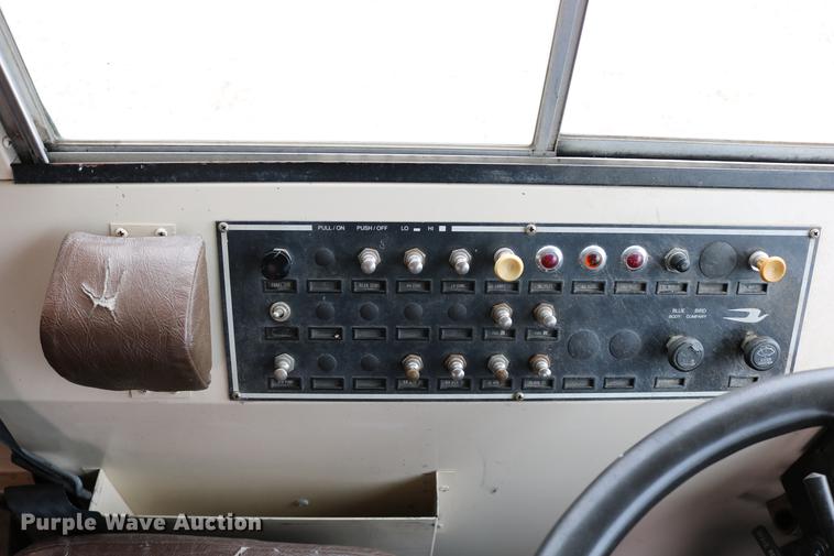 image for item DD0068 1993 Blue Bird TC2000 school bus