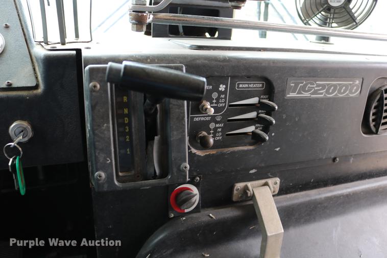 image for item DD0068 1993 Blue Bird TC2000 school bus