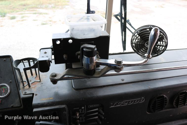 image for item DD0068 1993 Blue Bird TC2000 school bus