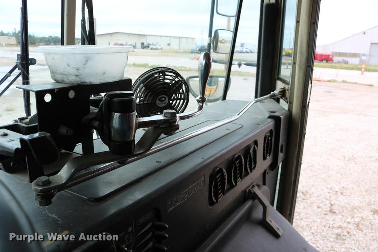 image for item DD0068 1993 Blue Bird TC2000 school bus