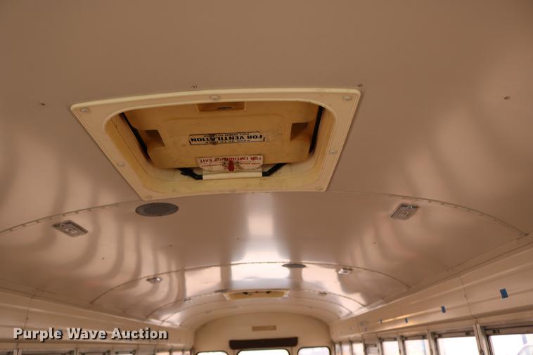 image for item DD0068 1993 Blue Bird TC2000 school bus