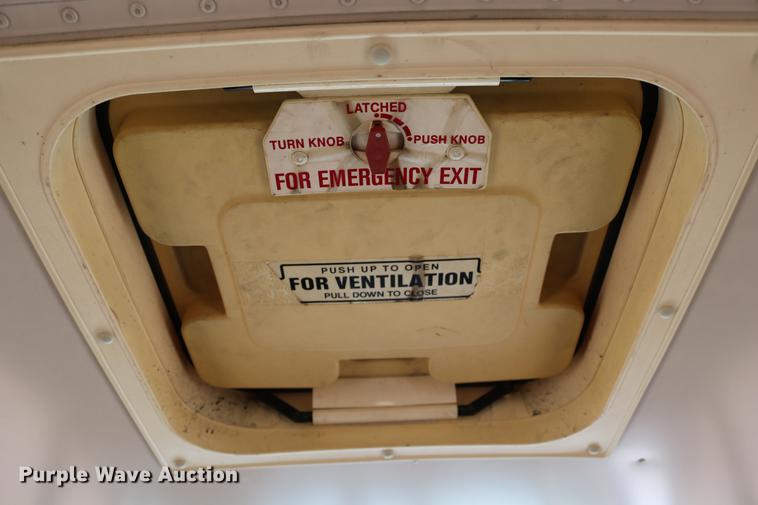 image for item DD0068 1993 Blue Bird TC2000 school bus