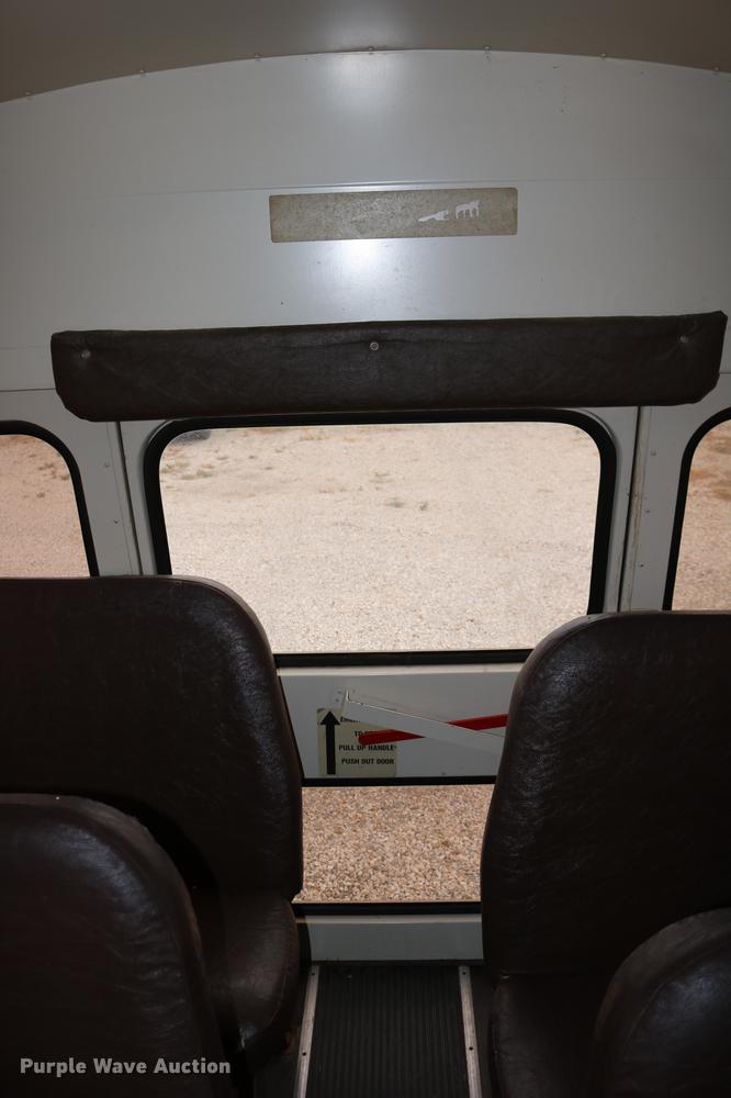 image for item DD0068 1993 Blue Bird TC2000 school bus