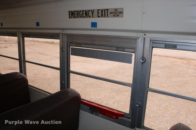 image for item DD0068 1993 Blue Bird TC2000 school bus