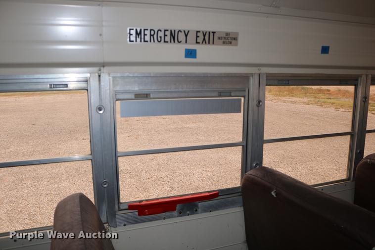 image for item DD0068 1993 Blue Bird TC2000 school bus