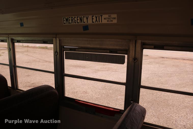 image for item DD0068 1993 Blue Bird TC2000 school bus