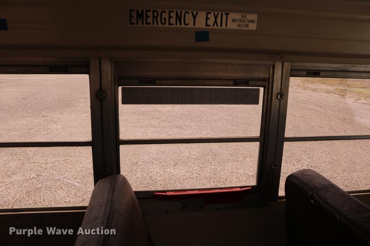 image for item DD0068 1993 Blue Bird TC2000 school bus