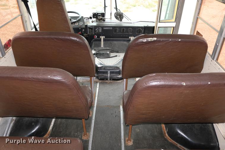 image for item DD0068 1993 Blue Bird TC2000 school bus