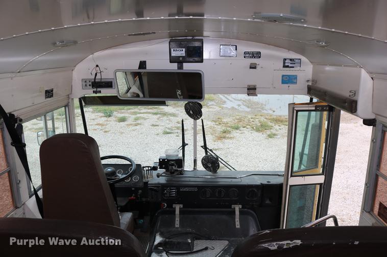 image for item DD0068 1993 Blue Bird TC2000 school bus