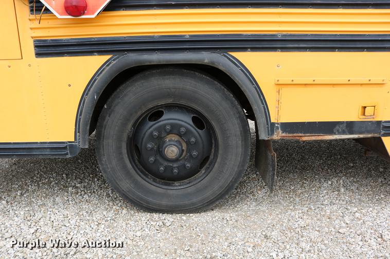 image for item DD0068 1993 Blue Bird TC2000 school bus