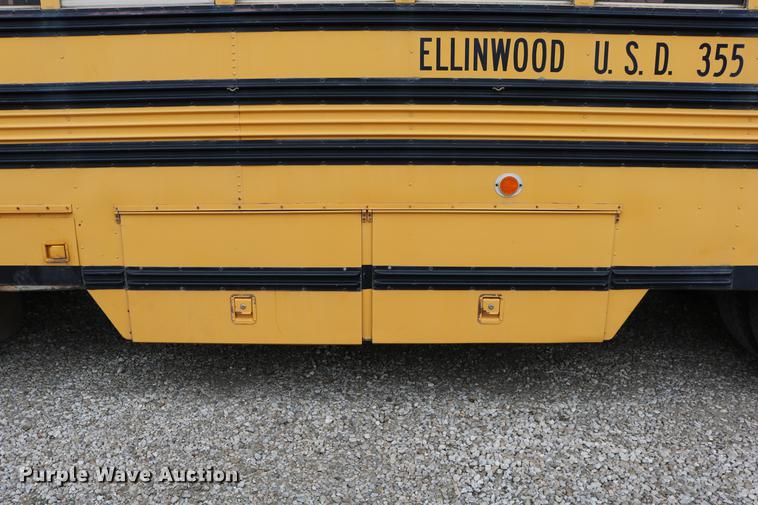image for item DD0068 1993 Blue Bird TC2000 school bus