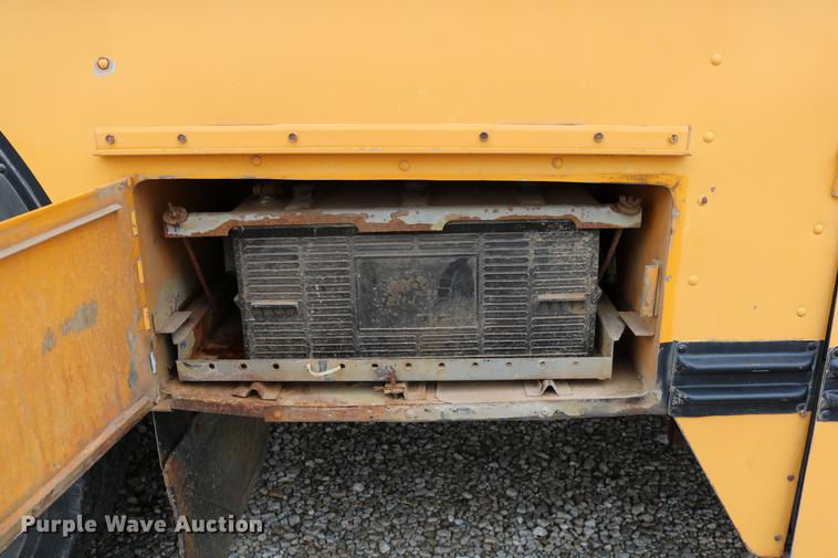 image for item DD0068 1993 Blue Bird TC2000 school bus