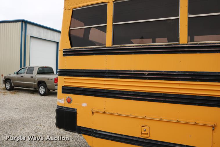 image for item DD0068 1993 Blue Bird TC2000 school bus