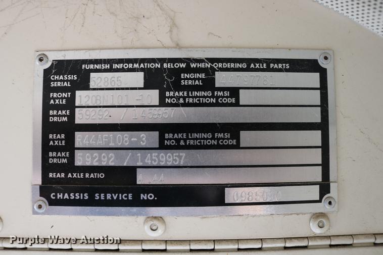 image for item DD0068 1993 Blue Bird TC2000 school bus