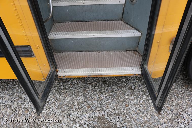 image for item DD0069 2004 Blue Bird Vision school bus