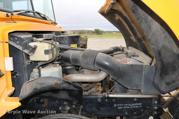 image for item DD0069 2004 Blue Bird Vision school bus