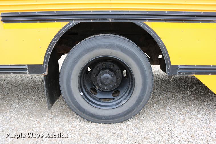 image for item DD0069 2004 Blue Bird Vision school bus