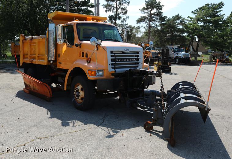 image for item DD0104 2004 Sterling L7500 dump truck
