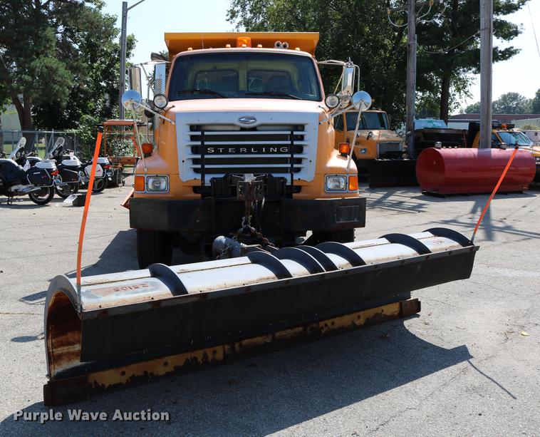 image for item DD0104 2004 Sterling L7500 dump truck