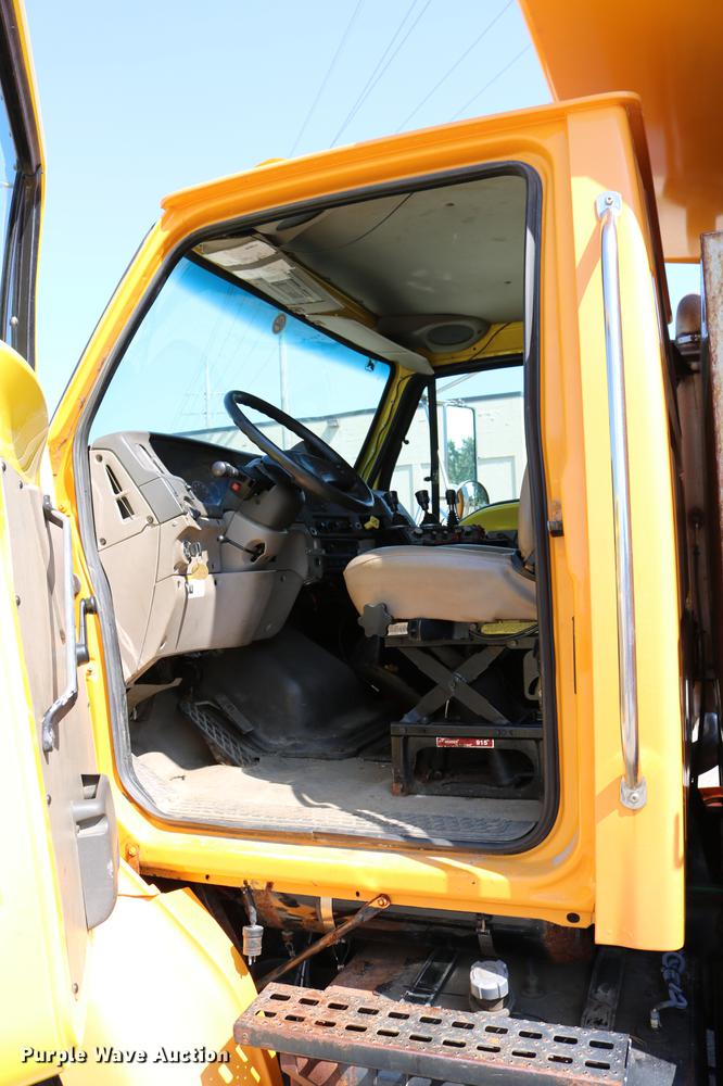 image for item DD0104 2004 Sterling L7500 dump truck