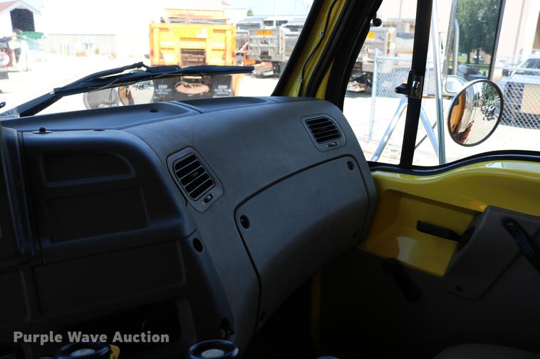 image for item DD0104 2004 Sterling L7500 dump truck