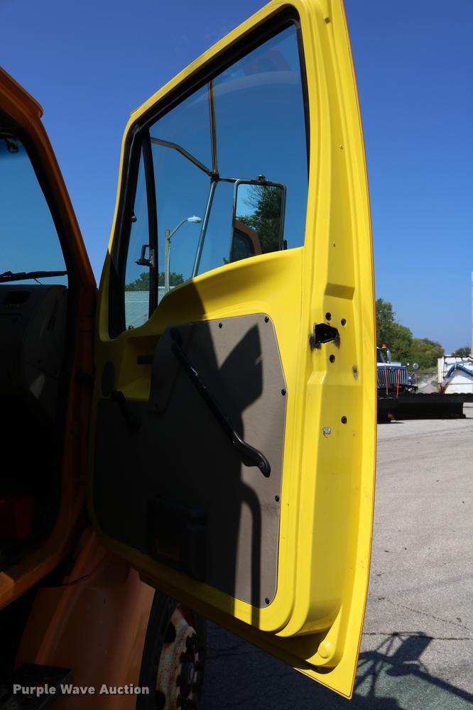 image for item DD0104 2004 Sterling L7500 dump truck