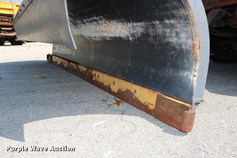 image for item DD0104 2004 Sterling L7500 dump truck