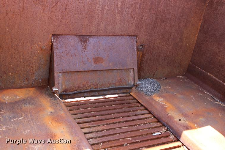 image for item DD0104 2004 Sterling L7500 dump truck