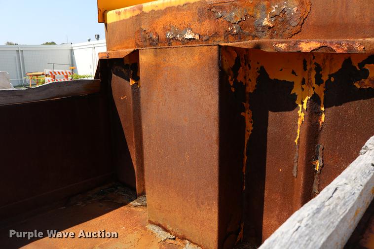 image for item DD0104 2004 Sterling L7500 dump truck