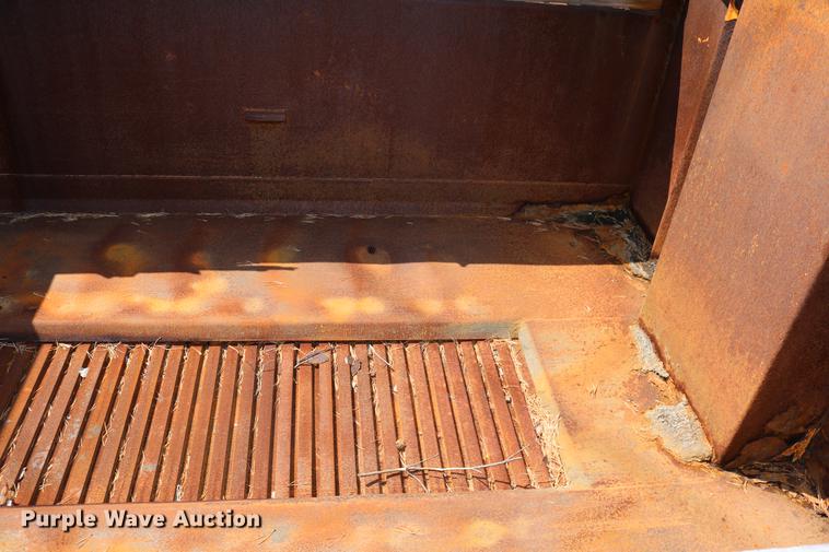 image for item DD0104 2004 Sterling L7500 dump truck