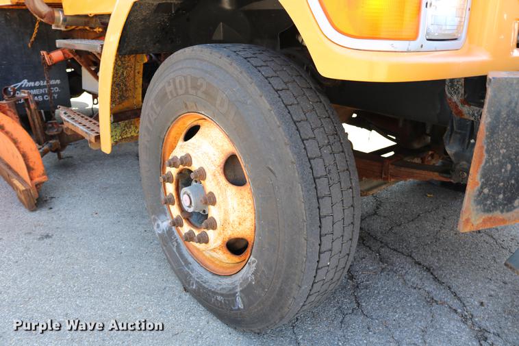 image for item DD0104 2004 Sterling L7500 dump truck