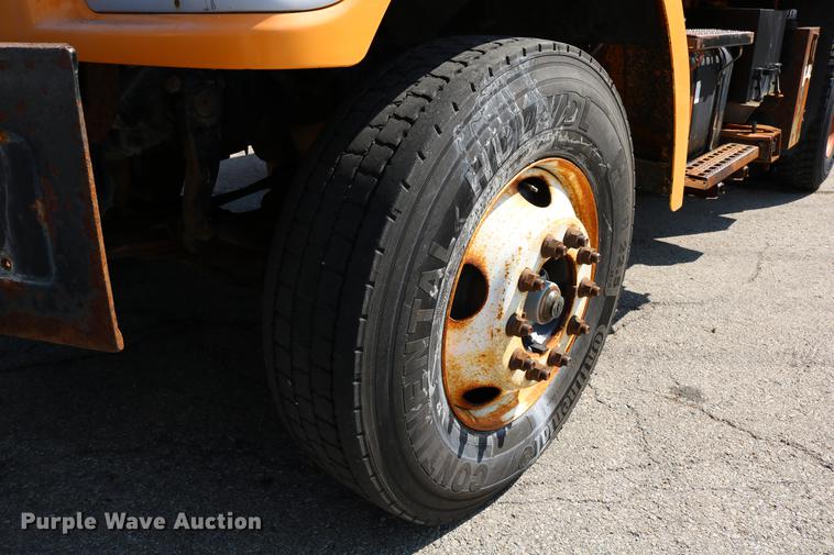 image for item DD0104 2004 Sterling L7500 dump truck