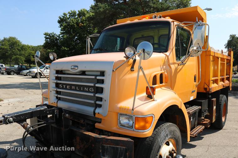 image for item DD0104 2004 Sterling L7500 dump truck