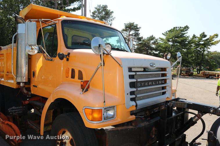 image for item DD0104 2004 Sterling L7500 dump truck