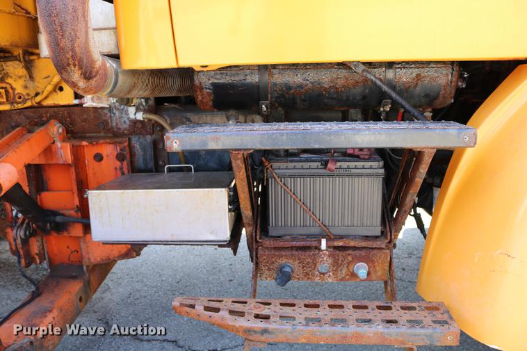 image for item DD0104 2004 Sterling L7500 dump truck