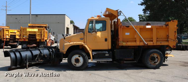 image for item DD0106 2001 Freightliner FL80 dump truck