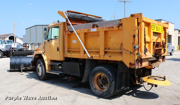 image for item DD0106 2001 Freightliner FL80 dump truck