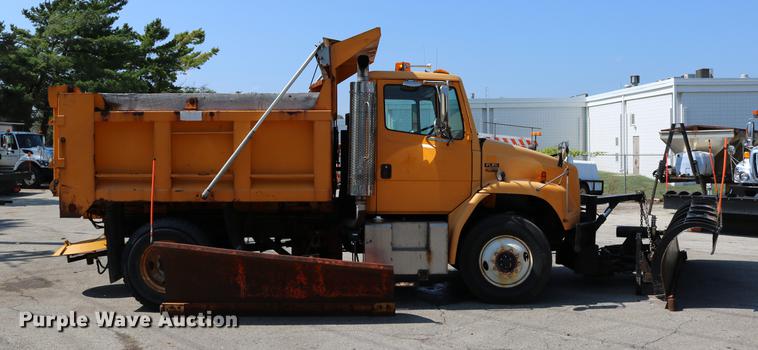 image for item DD0106 2001 Freightliner FL80 dump truck