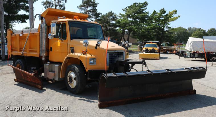 image for item DD0106 2001 Freightliner FL80 dump truck