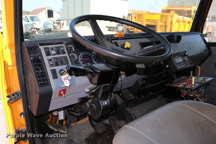 image for item DD0106 2001 Freightliner FL80 dump truck