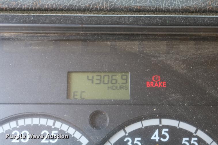 image for item DD0106 2001 Freightliner FL80 dump truck