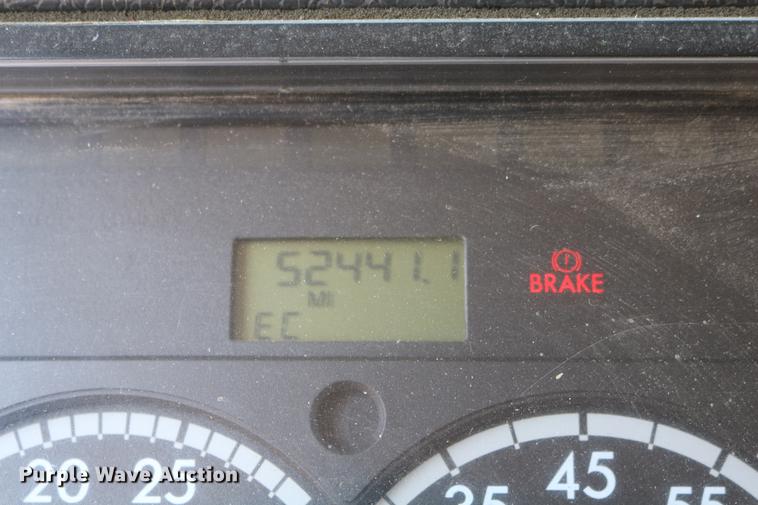 image for item DD0106 2001 Freightliner FL80 dump truck